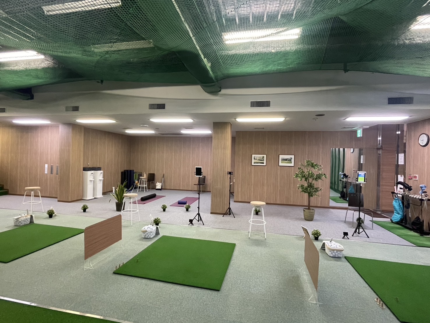 海老名店の内観
