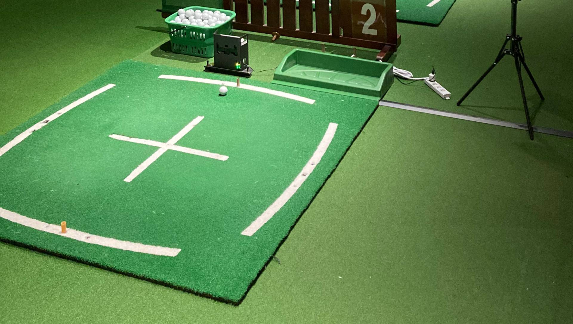 駅チカのインドアゴルフならスポーツプラスゴルフレッスン上野